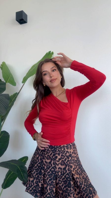 بلوزة ايليجانت سادة